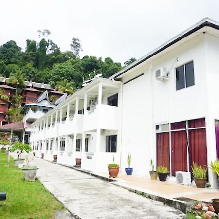 Analisa Beach Resort Pekan Pangkor Exterior photo