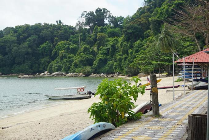 Analisa Beach Resort Pekan Pangkor Exterior photo